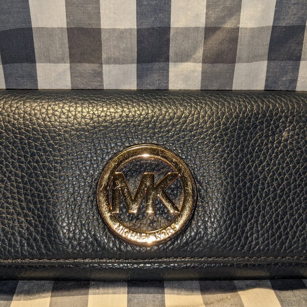 Michael Kors Women's Fulton Flap Continental Navy Blue pebble leather Wallet